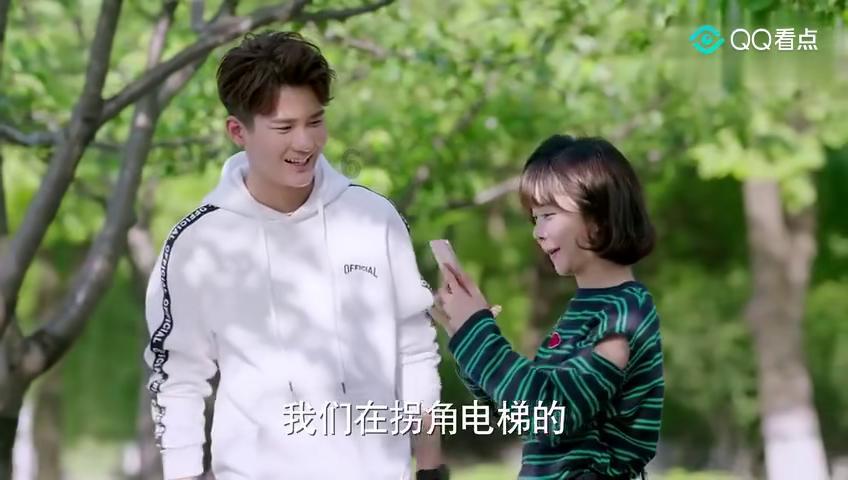 “第一夫人”收迪奥包,全程被偷拍